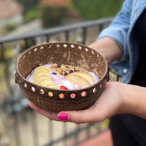 Tazón de coco punchout de dos tonos artesanales, uso natural sostenible para festivales especiales, producto único de Vietnam - Product Image 6