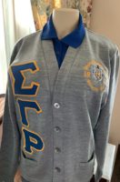 Vente en gros de cardigans décontractés pour femmes en tricot à col rond avec broderie Zeta Phi Beta, 100% polyester, automne, couleur unie, séchage rapide, haute qualité