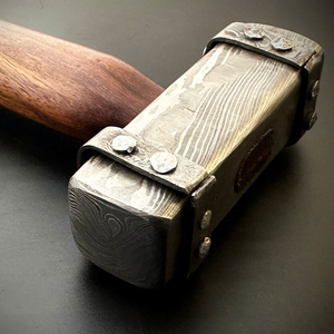 Martillo de Acero de Damasco Hecho a Mano de Lujo con Diseño Personalizado, Soporte OEM, Grado DIY, Alta Durabilidad, Agarre Cómodo, Garantía de 3 Años - Product Image 4