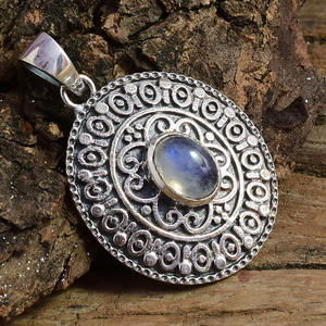 Increíble calidad de Grado Superior Arco Iris Natural piedra lunar forma redonda estilo étnico joyería hecha a mano colgante de plata de ley 925 - Product Image 1