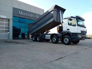 Camion benne lourd d'occasion Mercedes AROCS 42.40 8x4 Euro5 Diesel 2012, transmission automatique, conduite à gauche, 31-40T, à vendre - Product Image 4