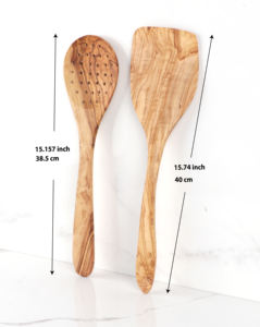 Juego de utensilios de espátula extralarga antiadherente ligero de 2 piezas de madera de olivo ecológico sostenible de ArtisRaw - Product Image 1