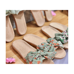 Nouvelle vente-pantoufles de jonc de mer écologique fabriqué au Vietnam de haute qualité et prix bon marché pantoufle de jacinthe d'eau - Product Image 1