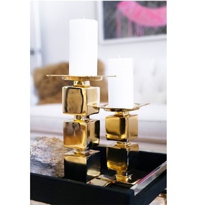 Elegante forma de cubo hecho a mano oro Metal candelabro titular oro brillante logotipo personalizado Pilar vela soporte nuevo diseño increíble - Product Image 2
