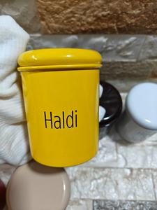 ชุดกล่องใส่เครื่องเทศโลหะหลากสี พร้อมชื่อพิมพ์ ฝาปิดสุญญากาศ ชุดจัดระเบียบสมุนไพรและเครื่องเทศ ชุด 8 ชิ้น - Product Image 3