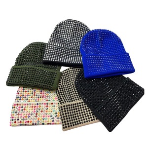 Gorros de Punto Ajustables Unisex con Pedrería Multicolor de Última Moda, Bordados a Mano, 100% Acrílicos, con Pedrería de 4 mm, para Exteriores - Product Image 1