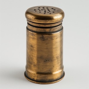 Élégant moulin à sel et à poivre en laiton avec finition martelée rustique Artisan conçu pour les intérieurs de salle à manger décoratifs - Product Image 2