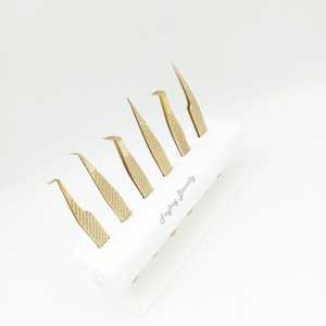 Ensemble de pinces en or 6 pièces de marque privée personnalisée de haute qualité pour l'extension des cils en acier inoxydable avec support en plastique - Product Image 6