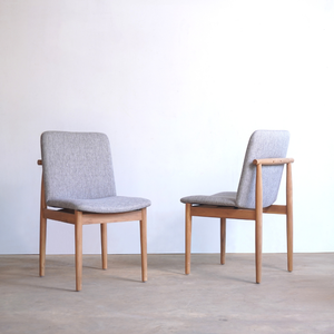 Silla de Comedor de Madera de Teca Maciza de Diseño Moderno con Tapicería Personalizada para Cocina, Hogar, Apartamentos, Hoteles y Restaurantes - Product Image 3