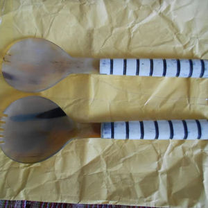 Cuillère de mariage classique élégante et durable en corne de buffle écologique avec vaisselle à long manche pour les occasions spéciales - Product Image 1