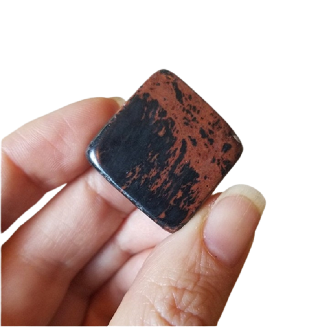 สีแดงเข้ม