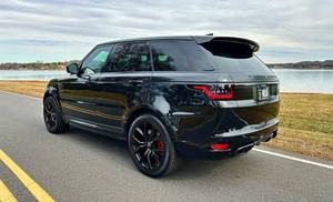 Range Rover Sport SVR propre, modèle 2020 - Product Image 3