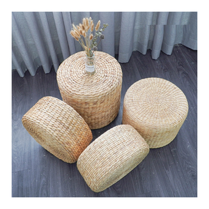 Otomano de jacinto de agua de fibra natural para espacios domésticos contemporáneos - Product Image 3