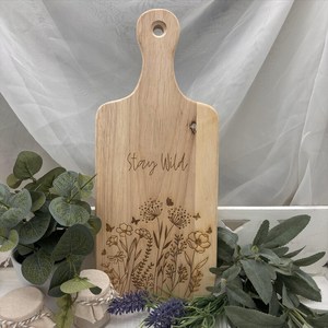 Planche à découper et plateau de service en bois - Durable, lavable au lave-vaisselle - Product Image 1