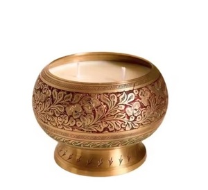 Bougie parfumée gravée à la main accessoires lumineux et parfumés bougeoir votif maison restaurants événements et mariages éclairage - Product Image 1