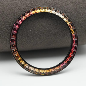 ขอบหน้าปัดนาฬิกาสแตนเลสสตีลหรูหราสำหรับการส่งออก ขนาด 40 มม. ประดับพลอยทับทิม งานแฮนด์เมด สีเงิน ประดับเพชรแบบ Pave ระยิบระยับ ตัดเจียระไนอย่างดี พร้อมเครื่องมือสำหรับนาฬิกาข้อมือ - Product Image 1