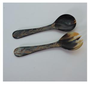 Vente en gros de couverts à salade en corne de buffle de qualité supérieure Lot de 2 cuillères de service d'ustensiles de cuisine de qualité supérieure pour les fêtes en provenance d'Inde - Product Image 3