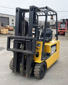 Montacargas eléctrico CAT EP20KT de 3 ruedas, 3950 libras, montacargas CAT económico de 2, 3 y 3.5 toneladas de capacidad, montacargas de alta potencia. - Product Image 2