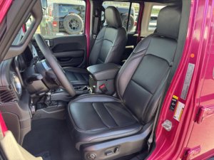 Jeep Wrangler Sahara 4WD 2024 Usado en Buen Estado - Product Image 4