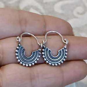 Élégantes boucles d'oreilles pendantes en argent sterling 925, faites à la main, style Chandbali avec motif floral et croissant de lune, cadeau pour maman - Product Image 4