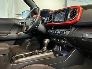 NEATLY Usado 2018 para Tacoma TRD Sport Double Cab 4WD Dirección izquierda - Product Image 5
