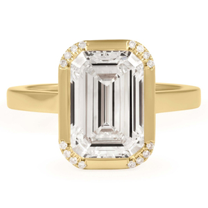 Bague de luxe en diamant de laboratoire taille émeraude 3,50 carats avec pavé de diamants et sertissage clos – Collection de bagues en diamant - Product Image 1