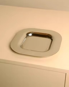 Cendrier compact en bois décoratif conçu pour les maisons élégantes, les bars, les cafés, les restaurants et les espaces de détente en plein air - Product Image 5