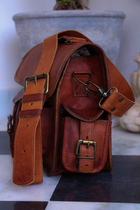 สำหรับทุกเพศ16 "กระเป๋าเมสเซนเจอร์หนังแท้สีลูกกวาดวินเทจกระเป๋าเอกสารสำนักงานขนาดใหญ่ออกแบบได้ตามต้องการสำหรับเดินทางเล่นกีฬาแล็ปท็อป - Product Image 2