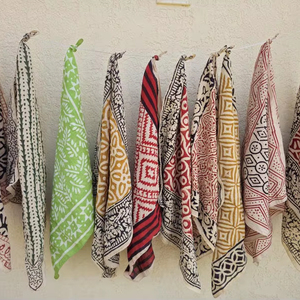 ผ้าพันคอผ้าฝ้ายออร์แกนิค ชุด 10 ผืน พิมพ์ลายด้วยมือ สไตล์โบฮีเมียน ผ้าคลุมศีรษะ เครื่องประดับแฟชั่นที่เป็นมิตรต่อสังคม - Product Image 1