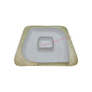 Usine directe en gros personnalisable écologique blanc or métal moulé plateau de service vaisselle servir articles fabriqués en Inde à vendre - Product Image 1