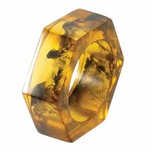 Anneaux de serviette ronds en résine de luxe avec finition brillante polie pour des présentations de table élégantes - Product Image 1