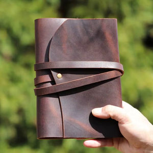 Journal d'art à couverture rigide personnalisable, couverture en cuir pleine fleur, fermeture à sangle en cuir vintage, papier en coton fait main, crayon - Product Image 1