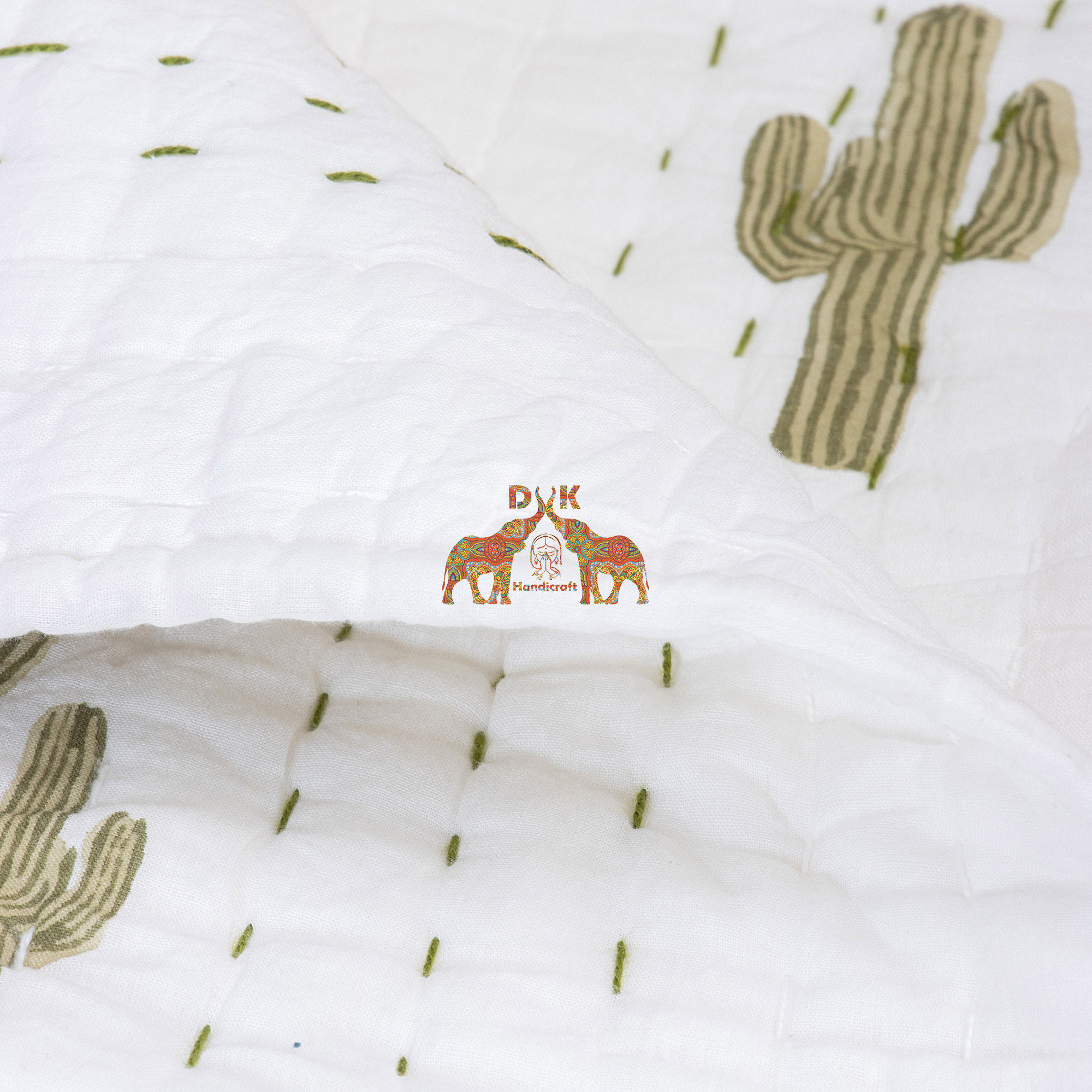 สีเขียวอ่อน