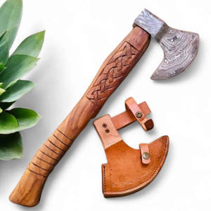 Hache de plein air à long manche en acier de Damas, tête en acier à motif artisanal avec manche en bois naturel pour le camping, la chasse et le bushcraft - Product Image 1