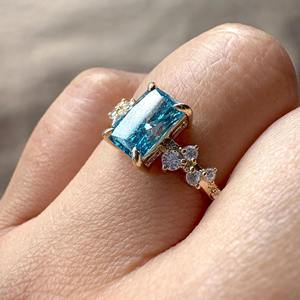 Anillo de Compromiso con Diamante Cultivado en Laboratorio de Corte Radiante de 1.50 Ct, Color Azul Fantasía, en Oro de 14k, Anillo de Boda con Diamante Redondo para Mujer, Regalos - Product Image 3