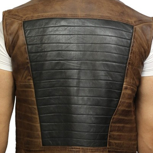 Bolsillos para chaleco de cuero de motocicleta en la parte delantera con cremallera y botones de presión también dentro del forro de satén utilizado en el chaleco por Mono Rider - Product Image 5