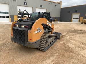 Minicargadora sobre orugas Case TV450 2023: Cargadora compacta de servicio pesado con máxima potencia de elevación - Product Image 3