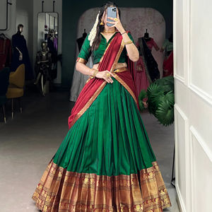 Estilo tradicional damas de honor Lehenga Choli hermosa tela de seda pura Chanderi con Zari tejido borde trabajo boda desgaste - Product Image 1