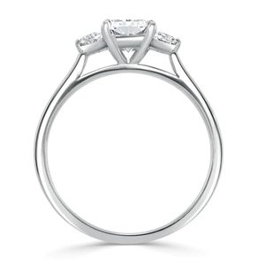 2กะรัตสดใสตัดสามหิน Moissanite แหวนในทองคำขาว - Product Image 2