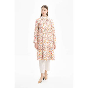Blazer Cruzado con Estampado de Leopardo Beige para Mujer - Tejido Transpirable con Bolsillos - Product Image 1