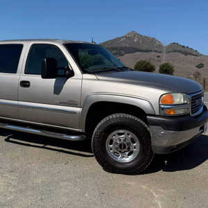 GMC Sierra 2500HD SLT Crew Cab 4x4 2002 Usada en Buen Estado, Motor V8 Turbodiésel de 6.6 Litros - Product Image 1