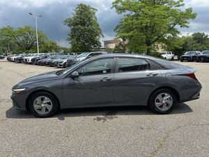 2024 สำหรับ Elantra SE FWD เครื่องยนต์เทอร์โบ เบาะหนัง พวงมาลัยซ้าย ไมล์น้อย ราคาพร้อมส่ง มีสินค้าในสต็อก - Product Image 4