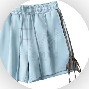 Short en cuir pour femmes à taille haute de vente chaude, tenue décontractée élégante de couleur personnalisée avec poches utilitaires respirantes - Product Image 4