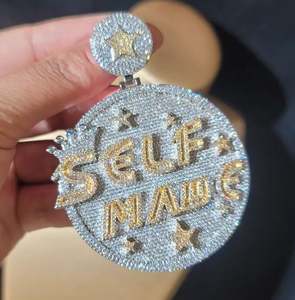 Grand cercle disque "Self Made" lettres pendentif à breloque, collier de disque micro pavé glacé, bijoux personnalisés Hip Hop pour hommes - Product Image 3