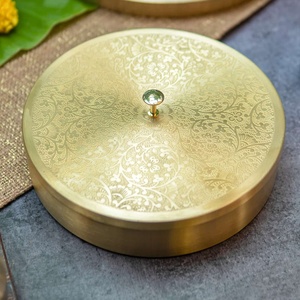 Boîte à épices de luxe en laiton plaqué or de qualité Boîte à épices Forme ronde Ustensiles de cuisine Masala Dabba à bas prix - Product Image 1