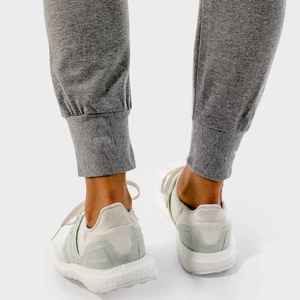 Vêtements de sport UNIQUE pour femmes, pantalon de jogging à jambes larges en molleton personnalisé avec des caractéristiques de séchage rapide et écologiques pour les sports d'hiver - Product Image 5