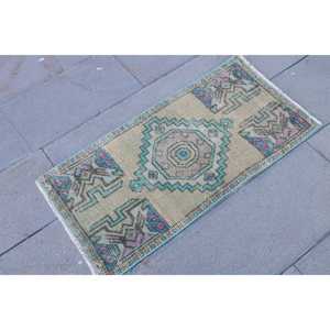 Alfombra turca vintage de 1.6x3.2 pies (49x98 cm), alfombra azul verde con lunares - Product Image 3