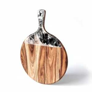 Emballage durable personnalisé planche à découper en bois naturel et résine planche à fromage Design élégant planche de service - Product Image 6