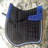 Tapis de selle personnalisé avec logo brodé Cheval sautant, matériau polycoton matelassé professionnel, vente en gros, fabricant Inde