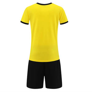 Ensemble d'uniformes à manches courtes en tissu de qualité supérieure au design élégant - Product Image 2